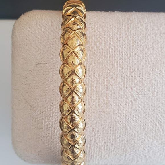 Swarovski Hinged Bangle Black Enamel Gold Plate Crystal‎ Accents Swan Signed - Picture 7 of 8